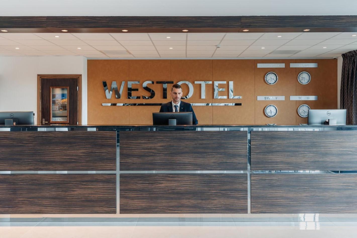 Westotel Taverny - Paris Val-D'Oise Εξωτερικό φωτογραφία